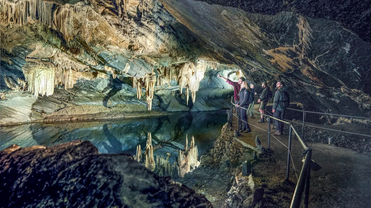 Salle des Draperies au  Domaine des Grottes de Han