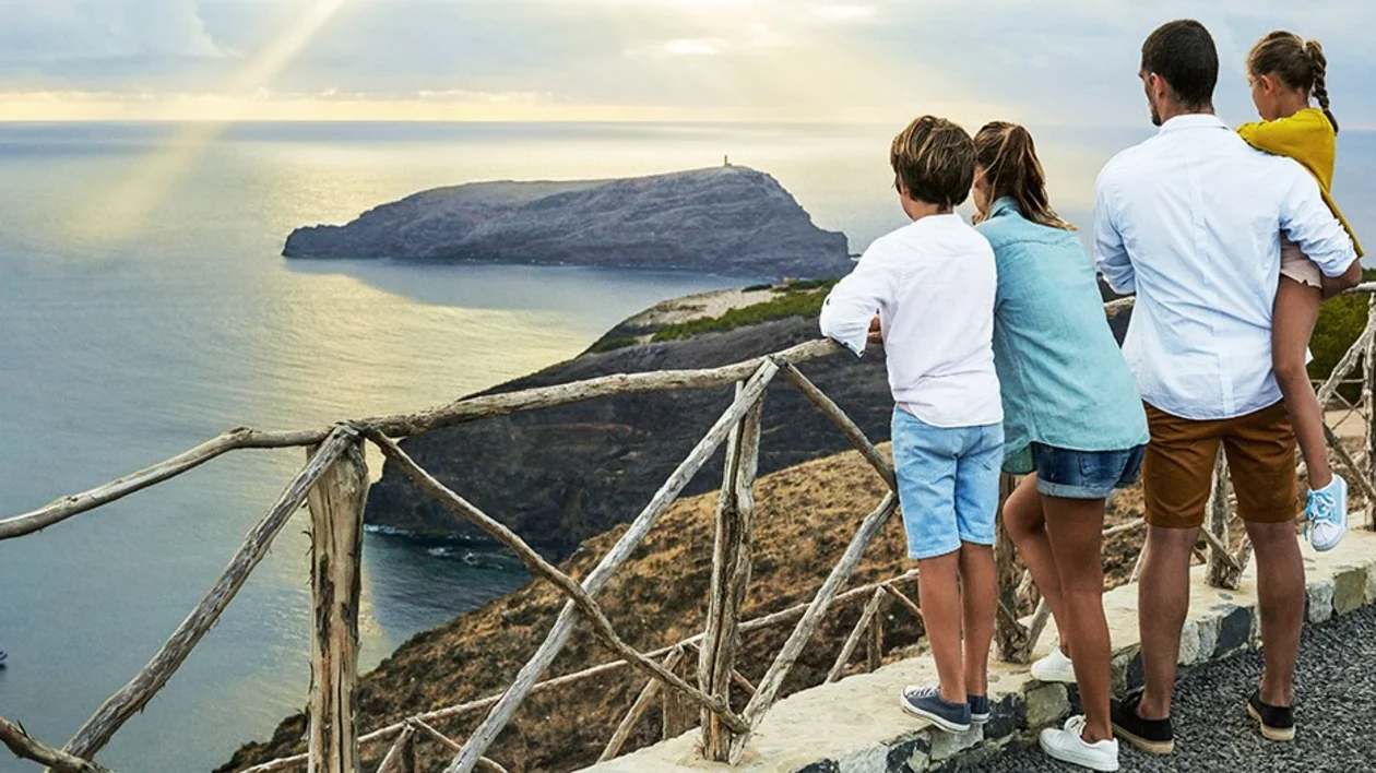 APM_Família_Miradouro Porto Santo_1000x525