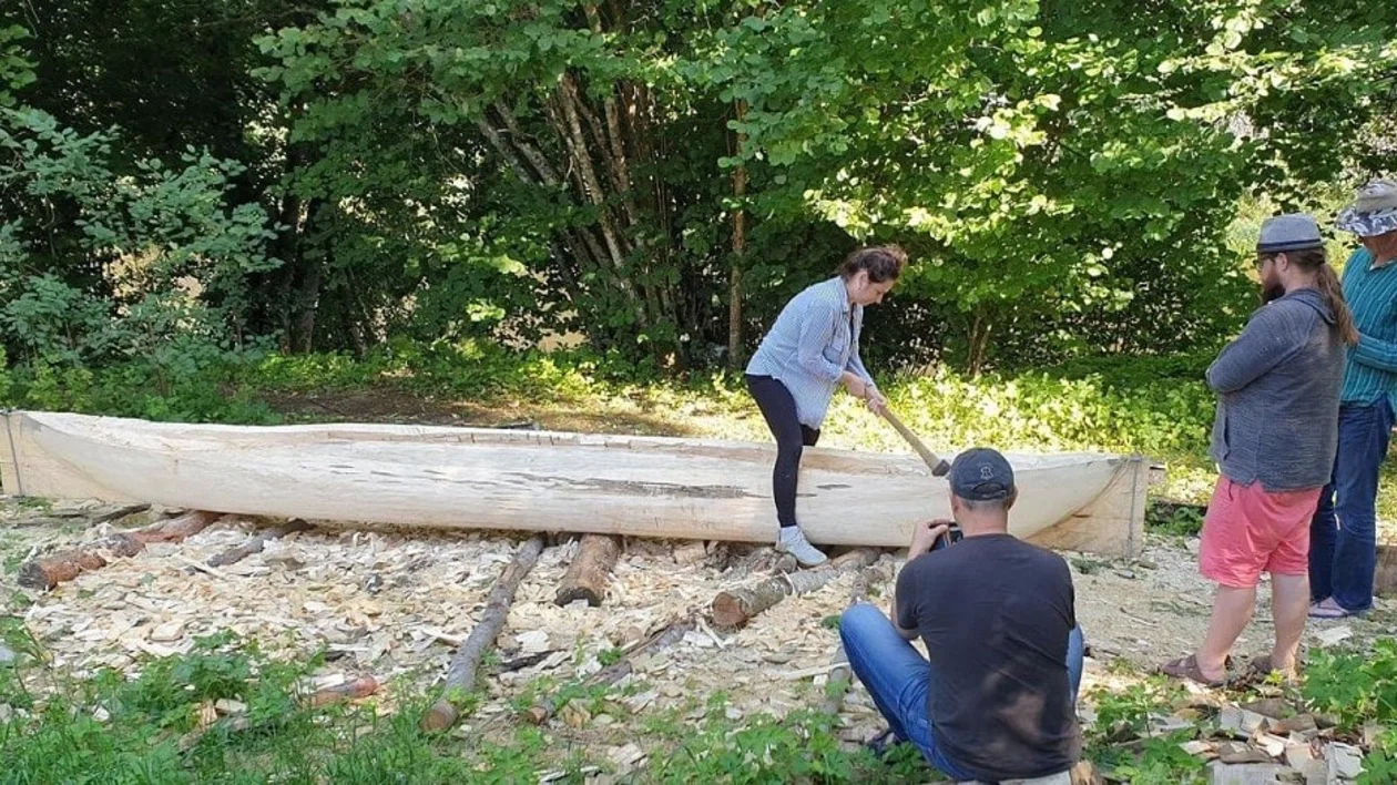 The craft of making a dugout canoe © Visit Estonia