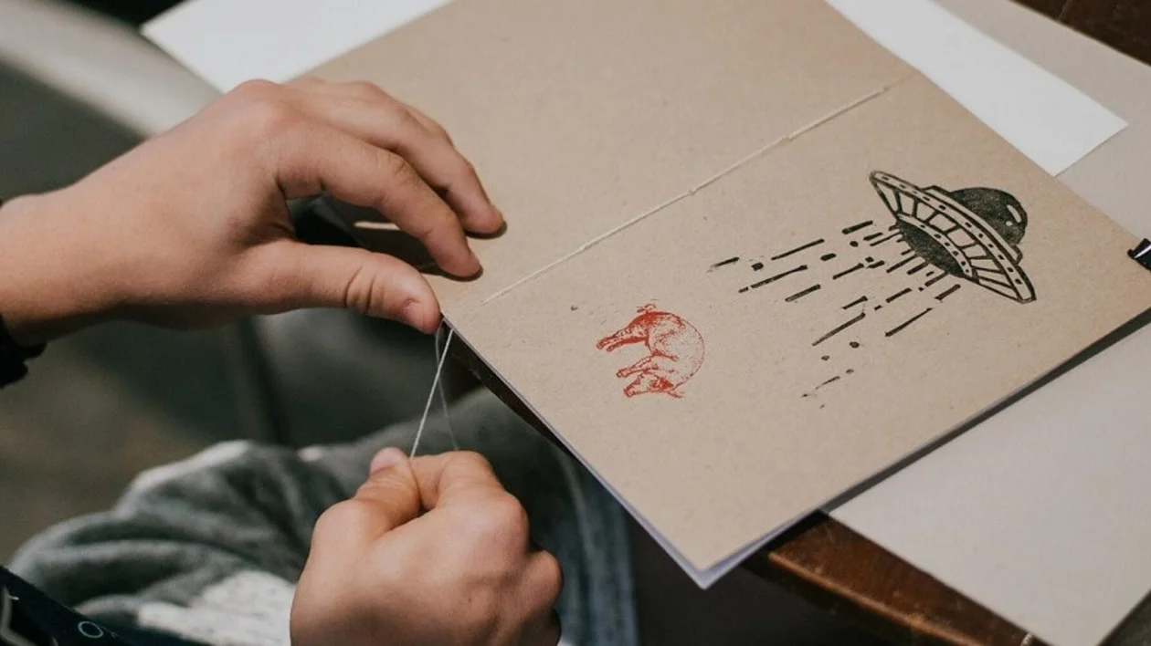 Crafting your recycled notebook © Visit Estonia