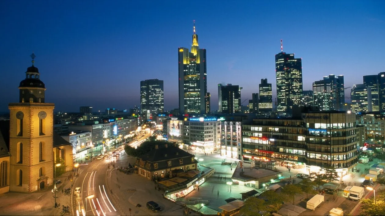 Frankfurt/Main: View of St. Katharine's Church and the Hauptwache © Messerschmidt / Joachim Messerschmidt