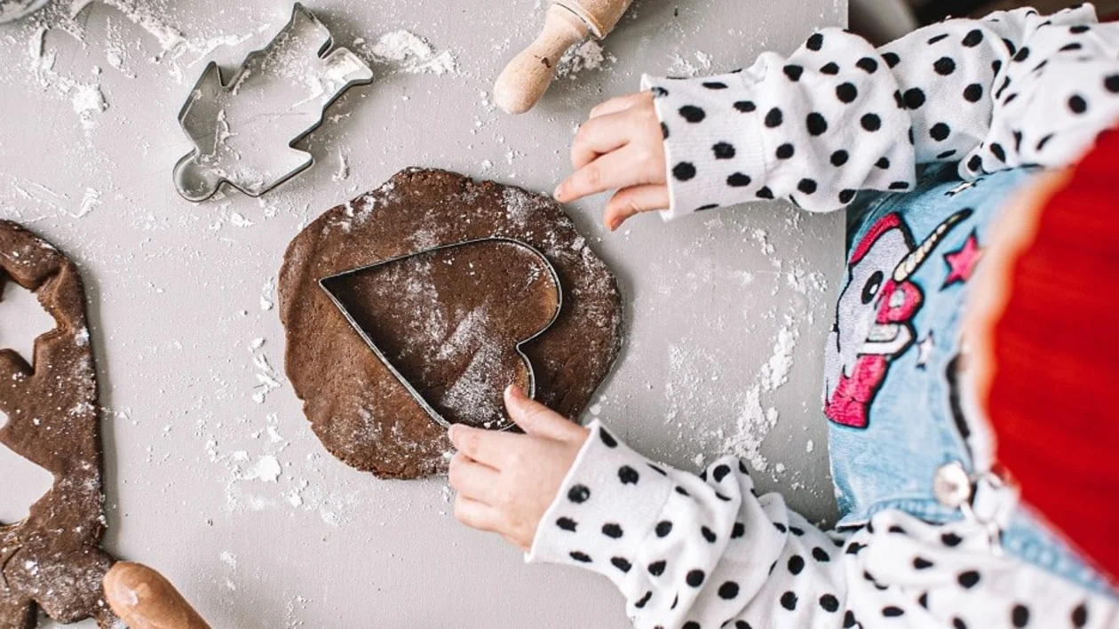 Baking gingerbread, ©Kairi Tähe, Visit Estonia.