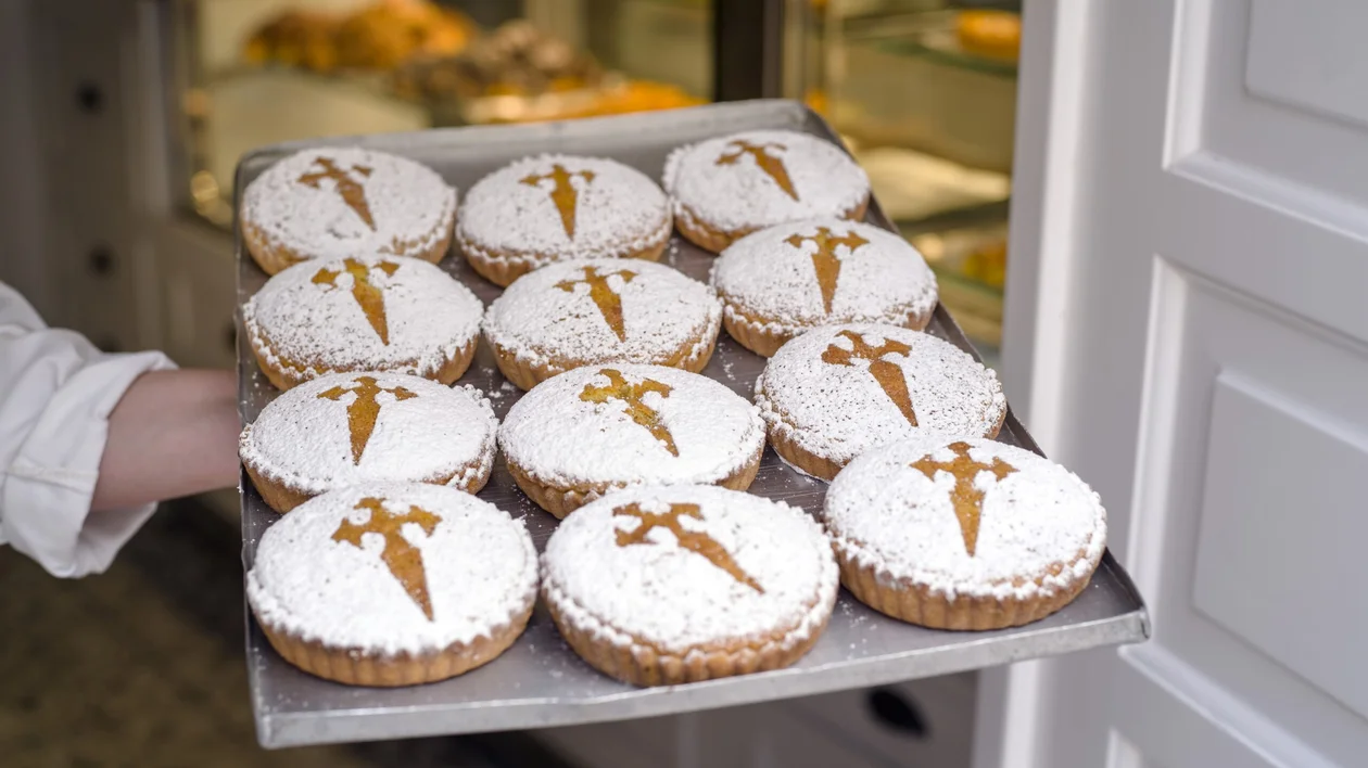 Tarta de Santiago, Spain