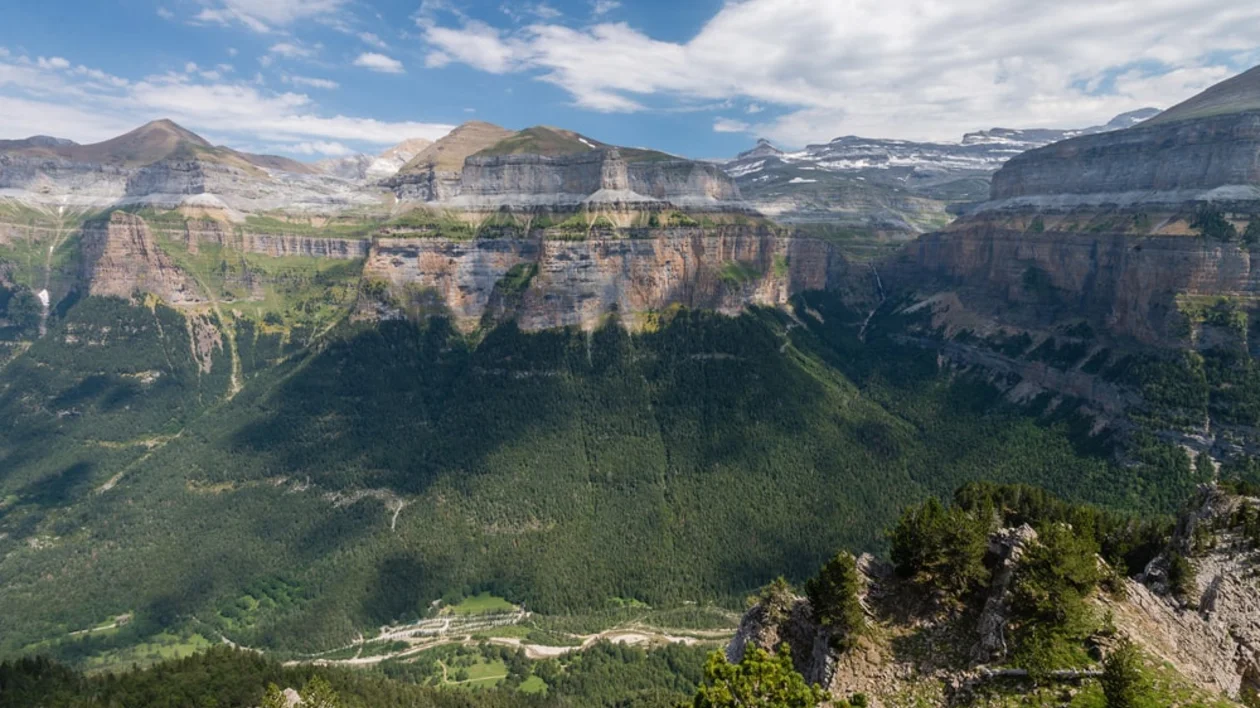 With altitudes ranging between 2,300 to more than 9,000 ft, Ordesa - Monte Perdido National Park is the perfect example of the beauty of the Pyrenees
