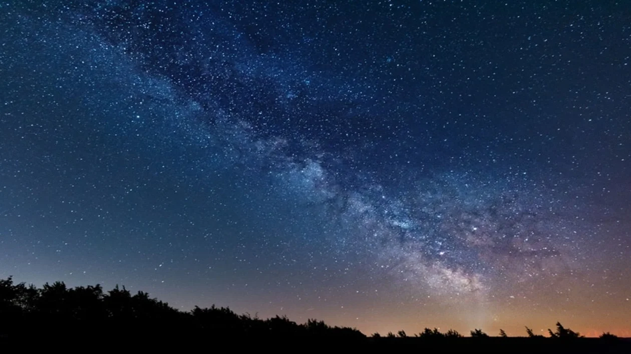 Starry sky over the International Star Park Eifel Nationalpark. © Nationalpark Eifel / Maximilian Kaiser