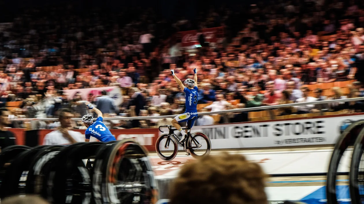 Zesdaagse: The Ghent Six Days: sport as well as folklore. © Too soon too late