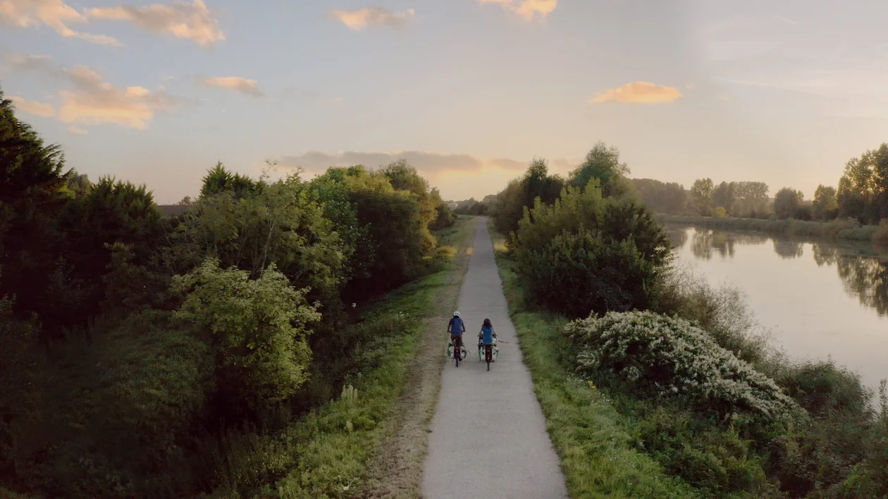 Along the river: The meandering Scheldt will take you from Ghent to Antwerp carelessly. ©VisitFLANDERS