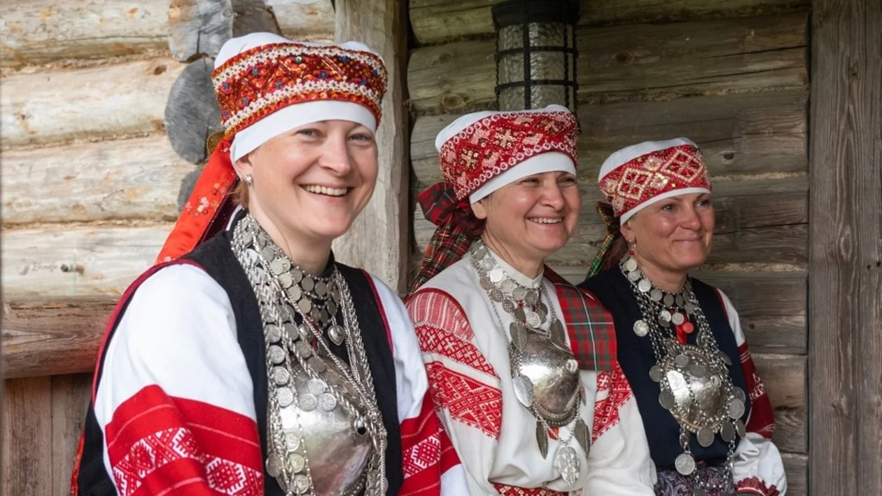Seto women in folk costumes at Värksa Farm Museum. ©Hans Markus Antson, Visit Estonia