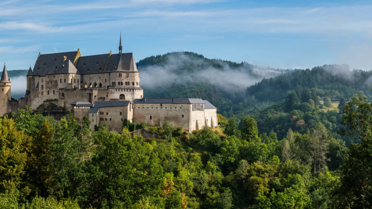 Vianden Castle, which can be viewed during Nat’Our Route 5. © Christophe Van Biesen