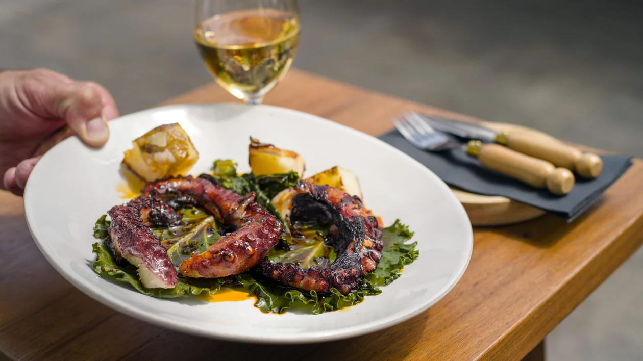 exquisite seafood and fish from the Cantabrian Sea and the Atlantic accompanied by some of the best wines in Spain.