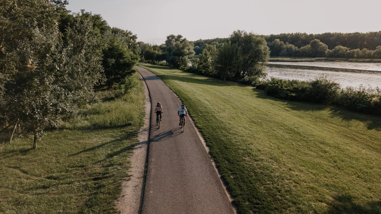 Lake Tisza biking route