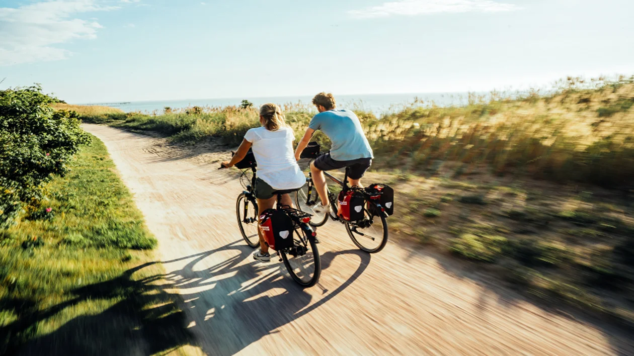 Cycling in the Fischland-Darß-Zingst region along the Baltic Sea coastal cycle path