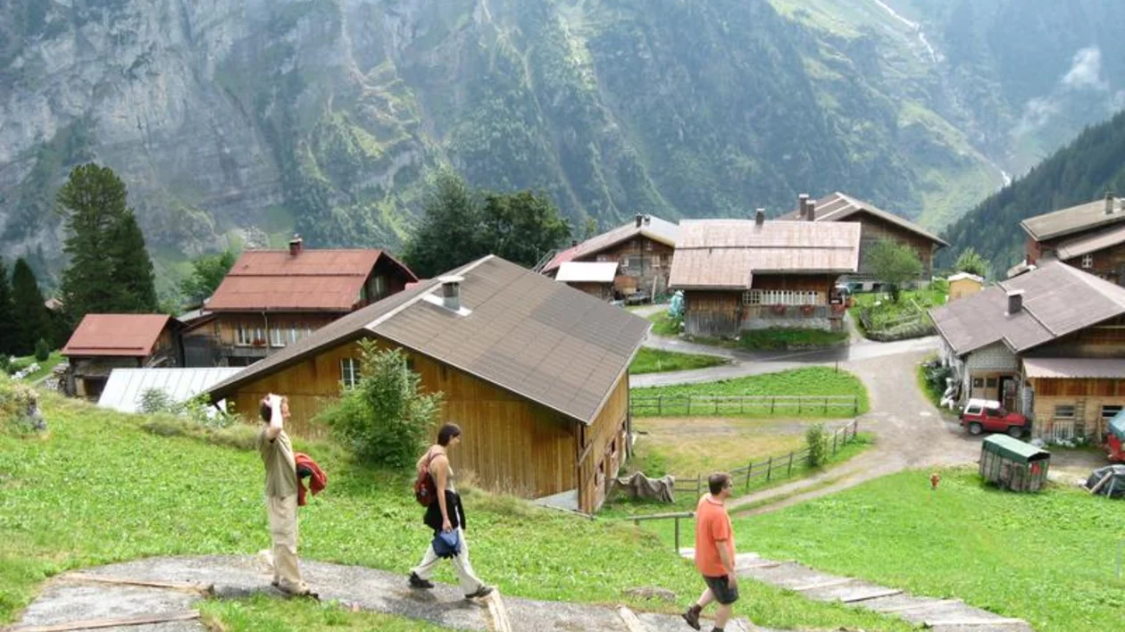 A walk in Gimmelwald is accompanied by plenty of breathtaking views.