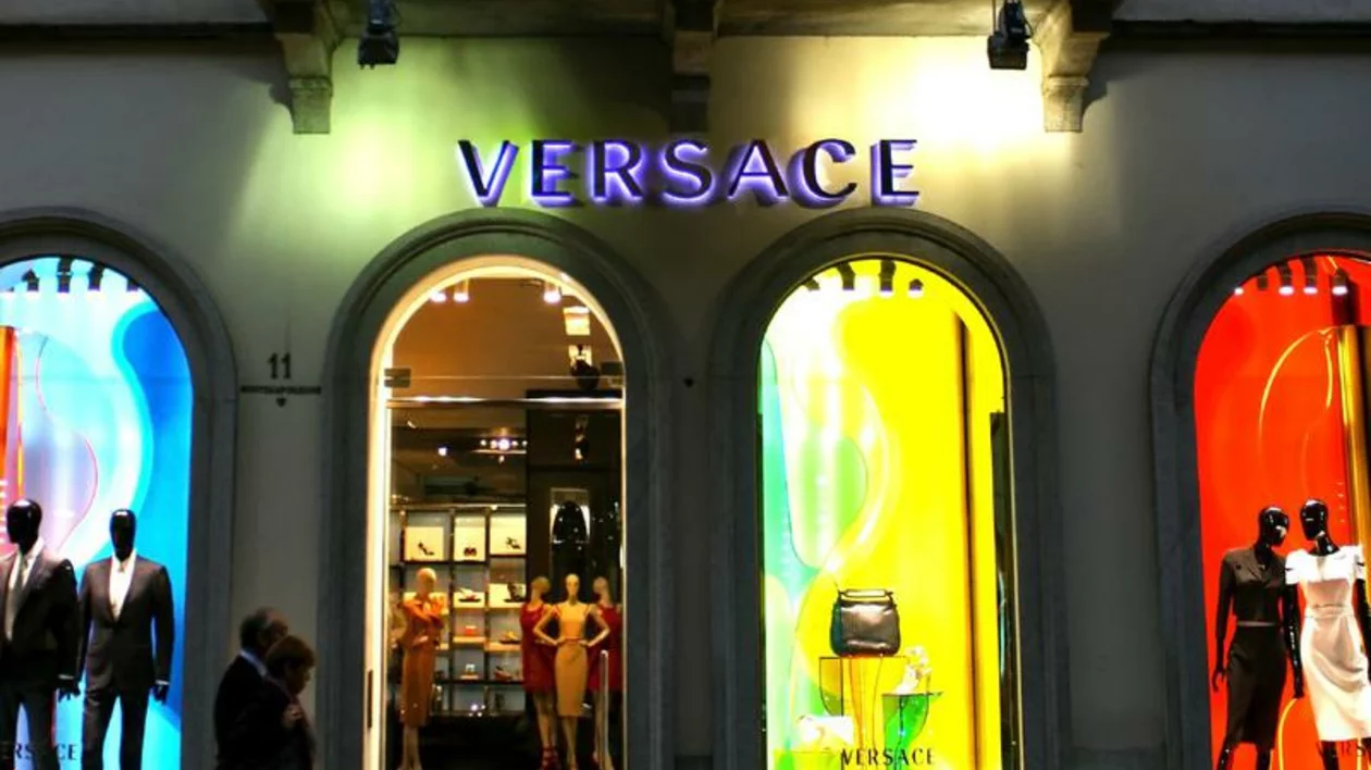 You can find this Versace boutique in the famous shopping street of Milan, Via Monte Napoleone.
