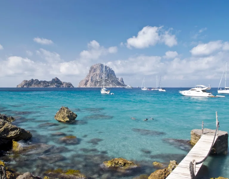 Isla de Ibiza. Islote de  Es Vedra; Es Vedrà