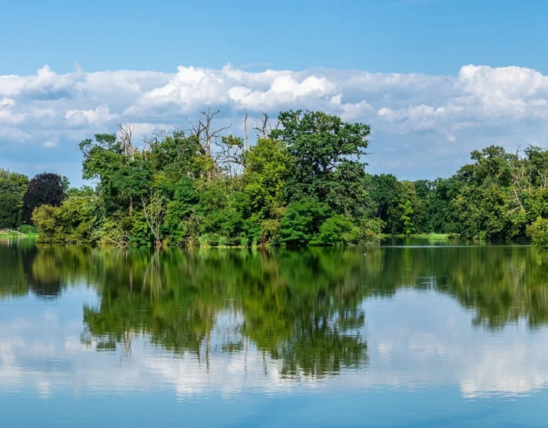 Panorama,Of,Minaret,And,Lednice,Castle,Pond