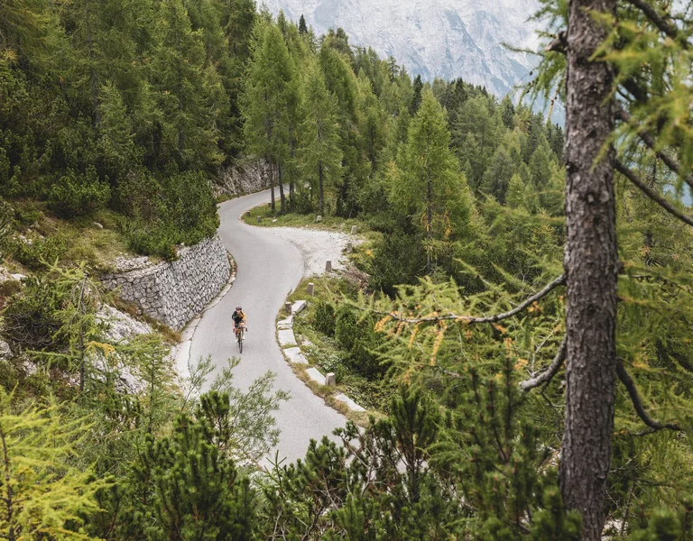 F015428-0049_cycling_mangart_saddle_tent_film-photo-m-min