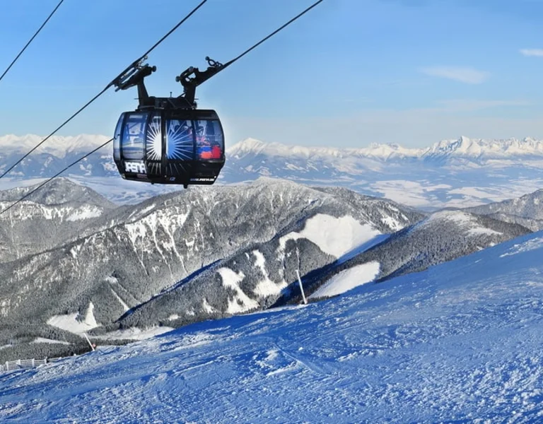 Winter in Slovakia, skiing. © Marek Hajkovský, QEP