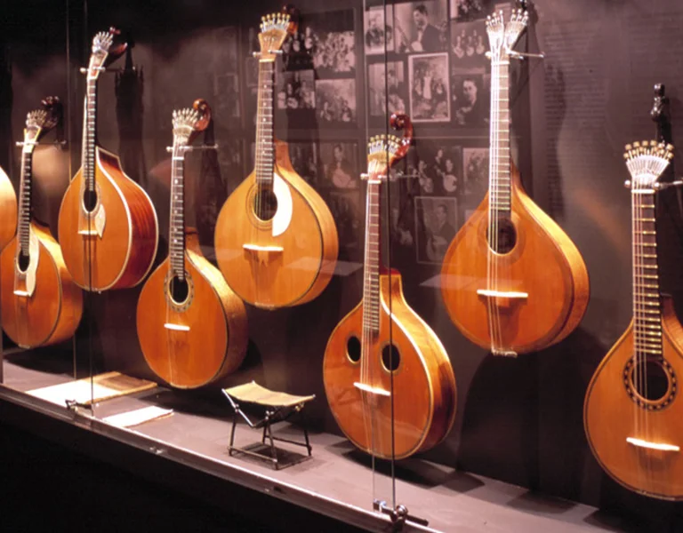 exposition of mandolins