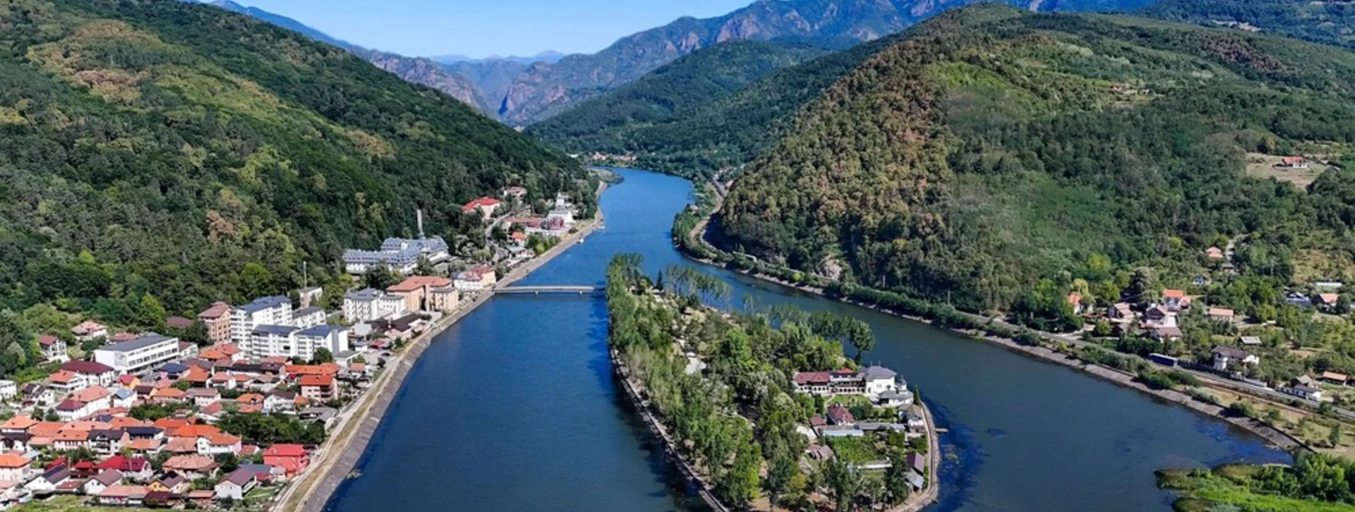 Camp near Vâlcea and visit picturesque Ostrov Island, the scenery is unbeatable!
