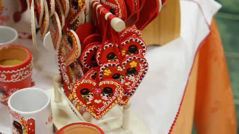 Hand-painted mugs and crafts, Montenegro