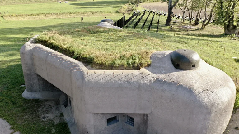 Stroll through a military cemetery from the First World War.