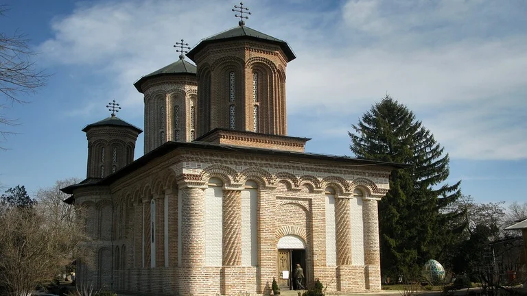 Vary your time in nature on a camping trip with fascinating cultural visits, for example, to Snagov Monastery.