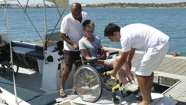 Take a river trip to enjoy sunny scenery floating past, from your wheelchair. Tour operators are waiting to assist!