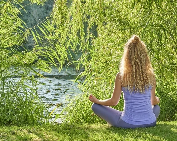 Imagine meditating by the water in Bad Wörishofen's spa park