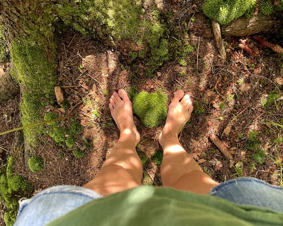 Treat your feet to natural reflexology during the Forest Melody experience